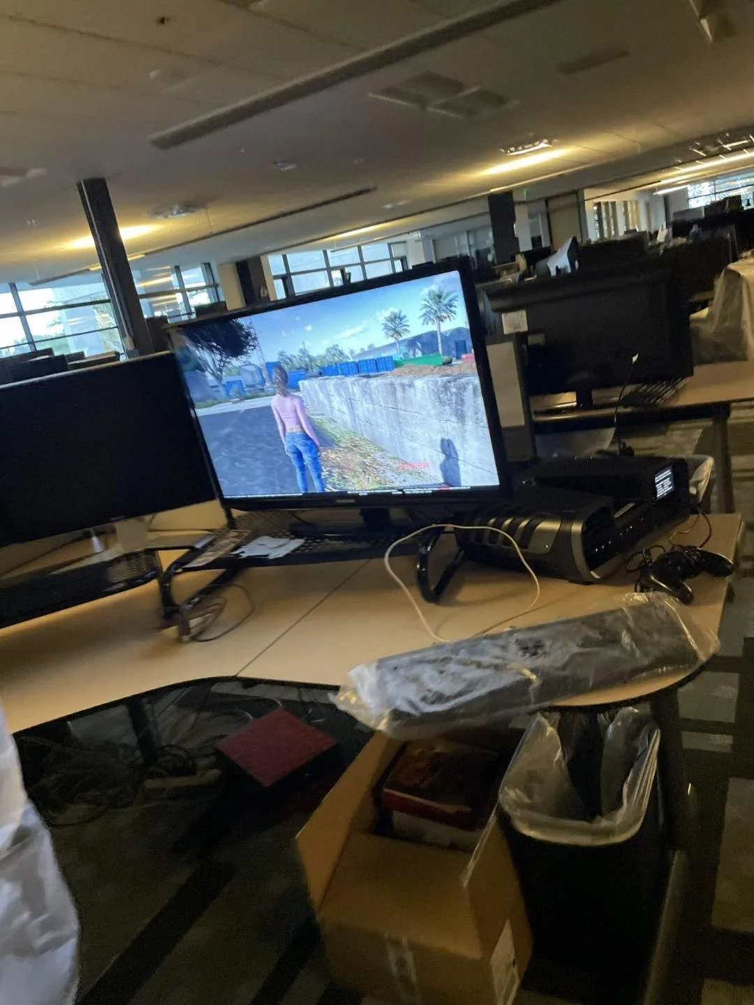 GTA6早期画面疑似被清洁工泄露,女主角亮相